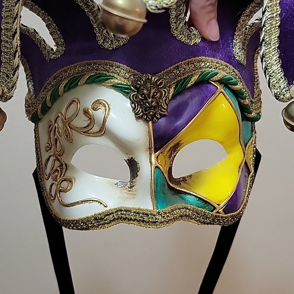 Mask - Picture 2 of 10